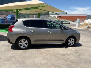 Peugeot 3008 HYBRID 4 2013