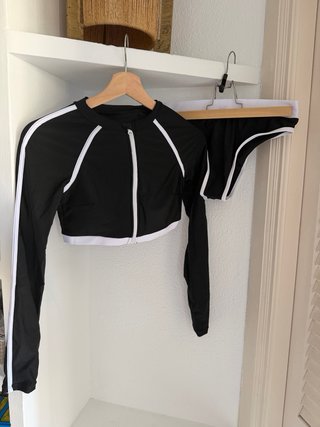 Bañador surf manga larga negro y blanco