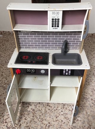 Cocinita de madera infantil con accesorios