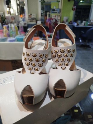 Sandalias de Piel Blanca