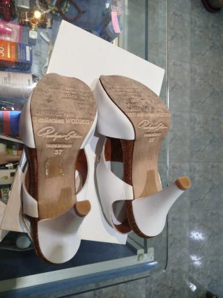 Sandalias de Piel Blanca
