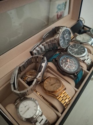 Set di orologi Edifice e Lotus