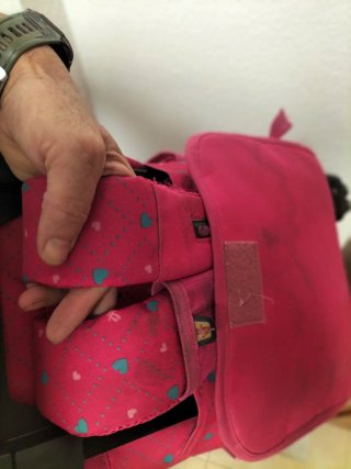 Mochila Escolar con Ruedas y Diseño Corazones