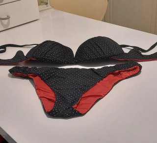 Bikini pois nero e rosso