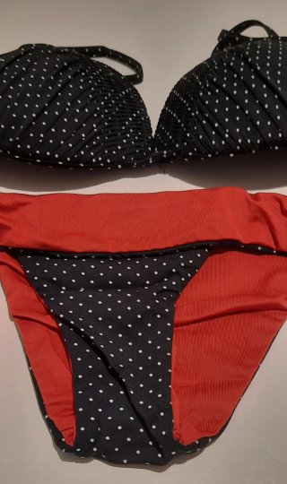 Bikini pois nero e rosso