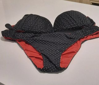 Bikini pois nero e rosso