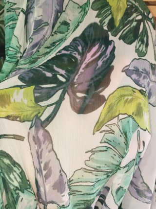 Kimono mujer estampado hojas