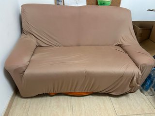 Sofá 2 plazas naranja con fundas