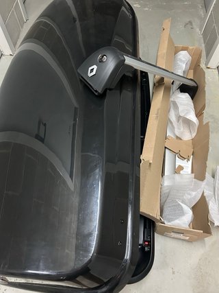 Cofre portaequipajes Renault 570L + Barras