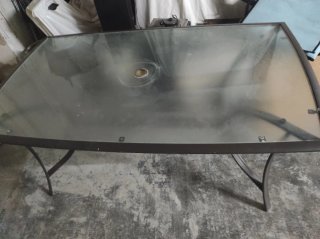 Mesa de exterior cristal y metal