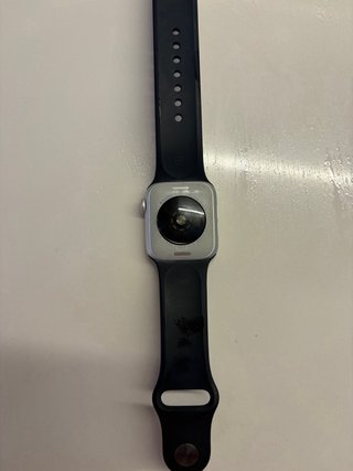 Apple Watch SE 40mm Nero/Argento con cassa in alluminio