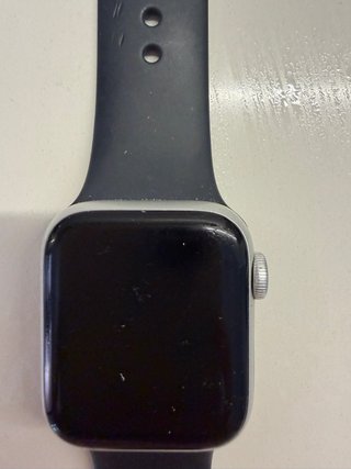 Apple Watch SE 40mm Nero/Argento con cassa in alluminio