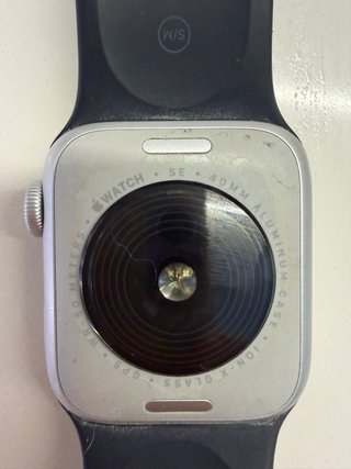 Apple Watch SE 40mm Nero/Argento con cassa in alluminio