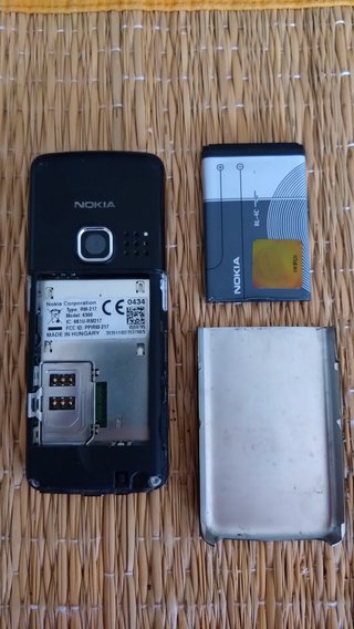 NOKIA 6300 + NOKIA 2310 + ACCESSORI