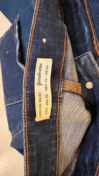 Vaqueros Stradivarius mujer