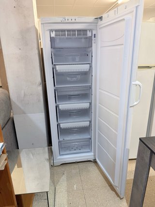 Congelatore Indesit con garanzia