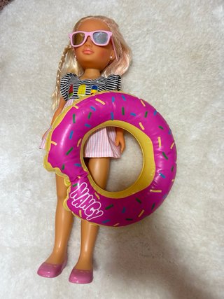 Muñeca Nancy de baño con gafas