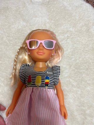 Muñeca Nancy de baño con gafas