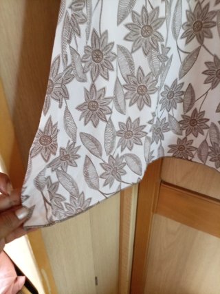 Falda estampada flores marrón y blanco