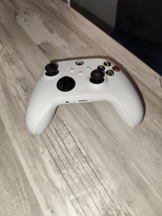NEGOCIABLE  Xbox Series S Blanca + Mando y cables