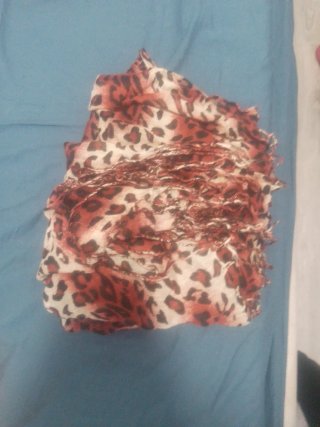 Pañuelo animal print rojo y blanco