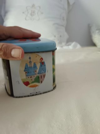 Caja de caramelos El Gorriaga Irún. Antigua.