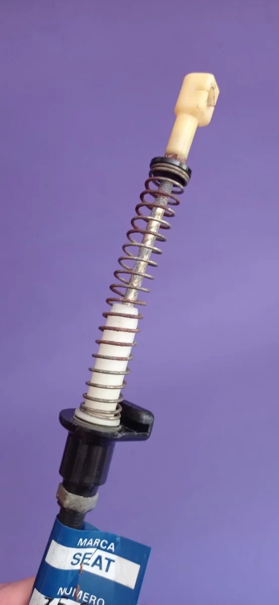 Cable acelerador SEAT 127 con muelle. Ref: 3523
