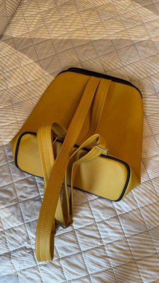 Mochila Amarilla