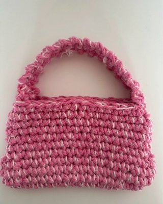 Bolso crochet rosa y blanco con perla