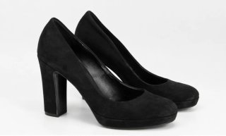 Zapatos de tacón negros de piel