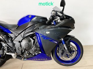 YAMAHA YZF R1 (AKRAPOVIC HOMOLOGADO)