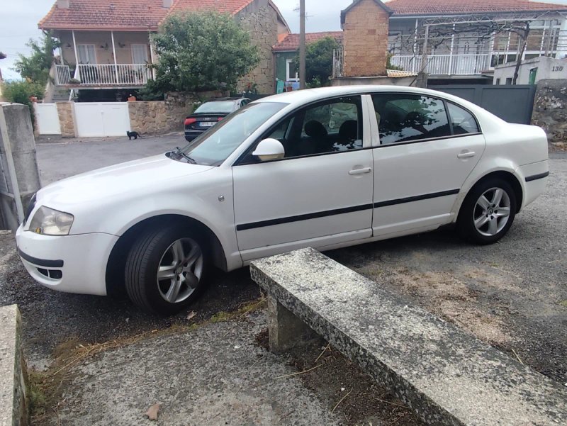 Skoda Superb 2007 - foto 1