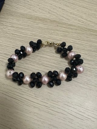 Bracciale cristalli neri e perle fiume
