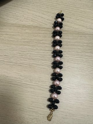 Bracciale cristalli neri e perle fiume