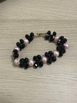 Bracciale cristalli neri e perle fiume