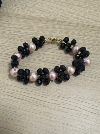 Bracciale cristalli neri e perle fiume