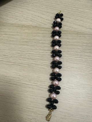 Bracciale cristalli neri e perle fiume
