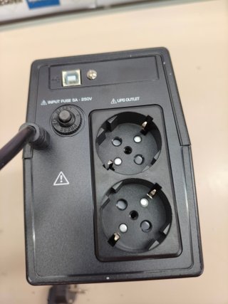 Batteria di backup per computer Nilox UPS 1500 VA.