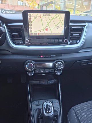 KIA STONIC GERENCIA  DRIVE HÍBRIDO Y GASOLINA