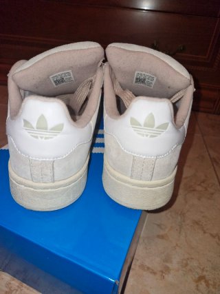 Zapatillas Adidas Campus Beige y Blancas