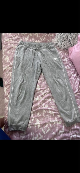 Pantalón de chándal gris Adidas
