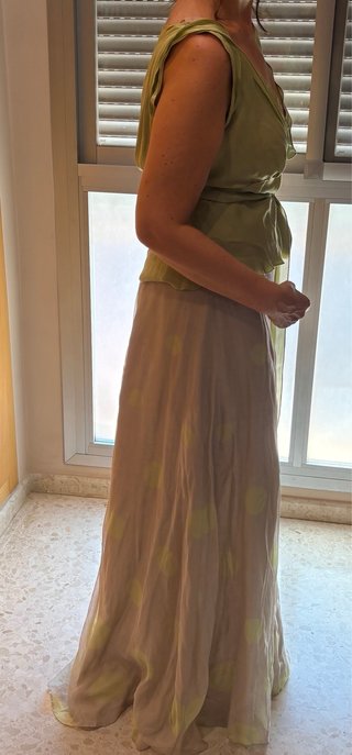 Conjunto CH verde y beige lunares.