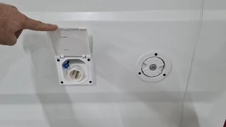 INSTALACIÓN TOMAS EXTERIORES CAMPER