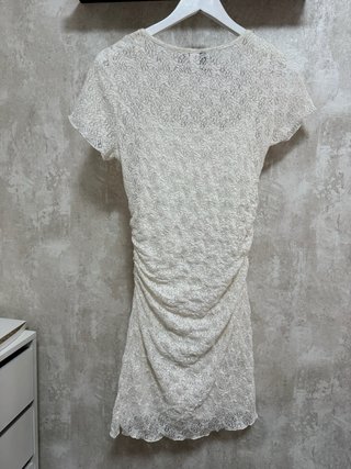 Vestido blanco con transparencias