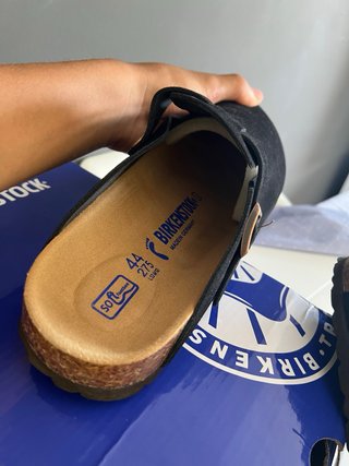 Ciabatte Birkenstock nere in camoscio