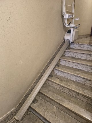 Salvaescaleras marca Valida 7 peldaños.