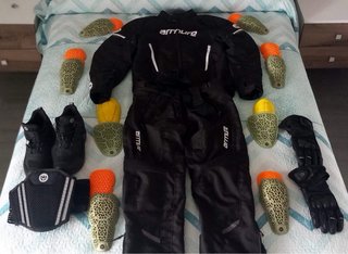 Conjunto equipación moto completo