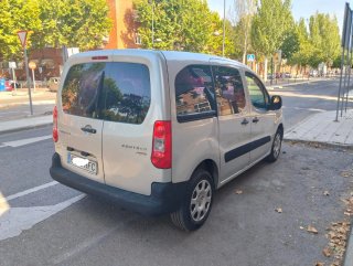 Peugeot Partner año 2011 solo 176000km,  doble pue