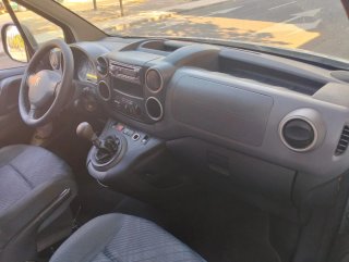 Peugeot Partner año 2011 solo 176000km,  doble pue