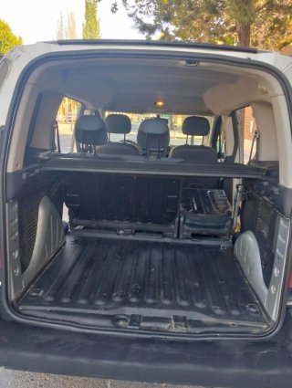 Peugeot Partner año 2011 solo 176000km,  doble pue